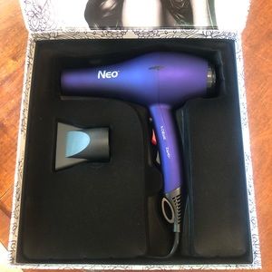 Neo Professional Ionic Hairdryer